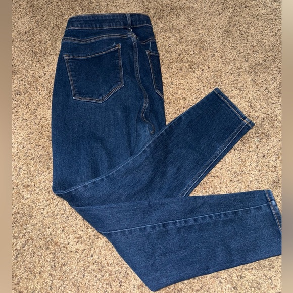Old Navy Skinny Jeans - Picture 6 of 6
